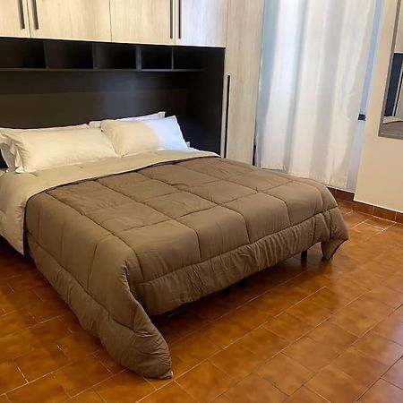 Ferienwohnung Ridi Che Ti Passa In Vico Lavagna Genua Exterior foto