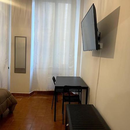 Ferienwohnung Ridi Che Ti Passa In Vico Lavagna Genua Exterior foto