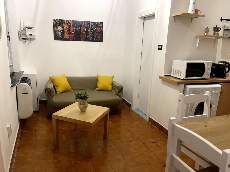 Ferienwohnung Ridi Che Ti Passa In Vico Lavagna Genua Exterior foto