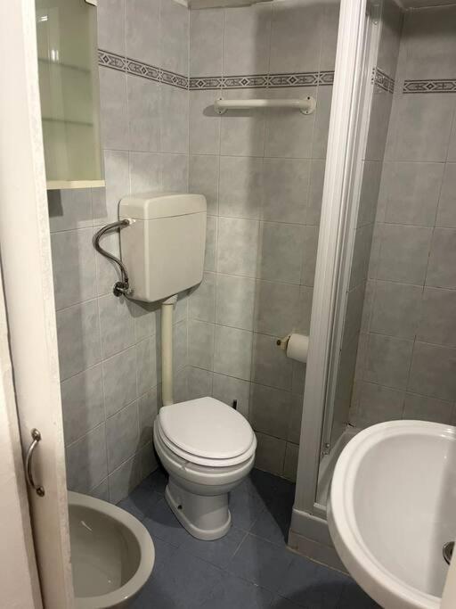 Ferienwohnung Ridi Che Ti Passa In Vico Lavagna Genua Exterior foto