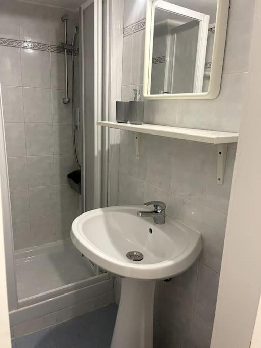 Ferienwohnung Ridi Che Ti Passa In Vico Lavagna Genua Exterior foto