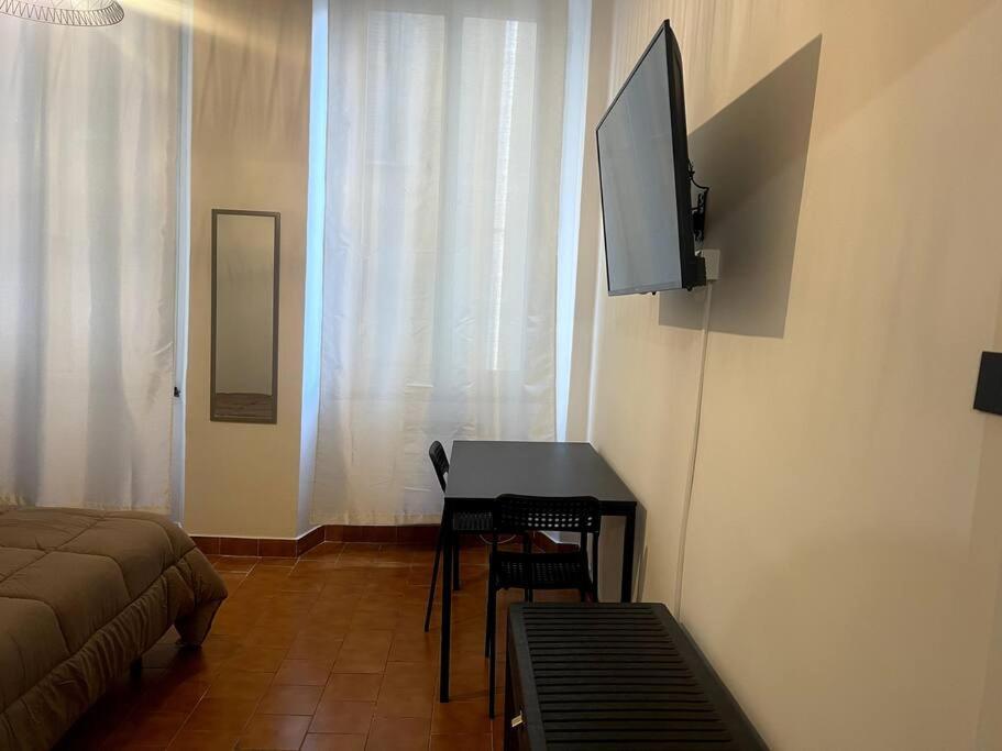 Ferienwohnung Ridi Che Ti Passa In Vico Lavagna Genua Exterior foto