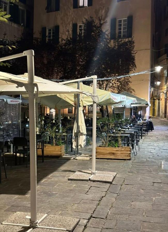 Ferienwohnung Ridi Che Ti Passa In Vico Lavagna Genua Exterior foto